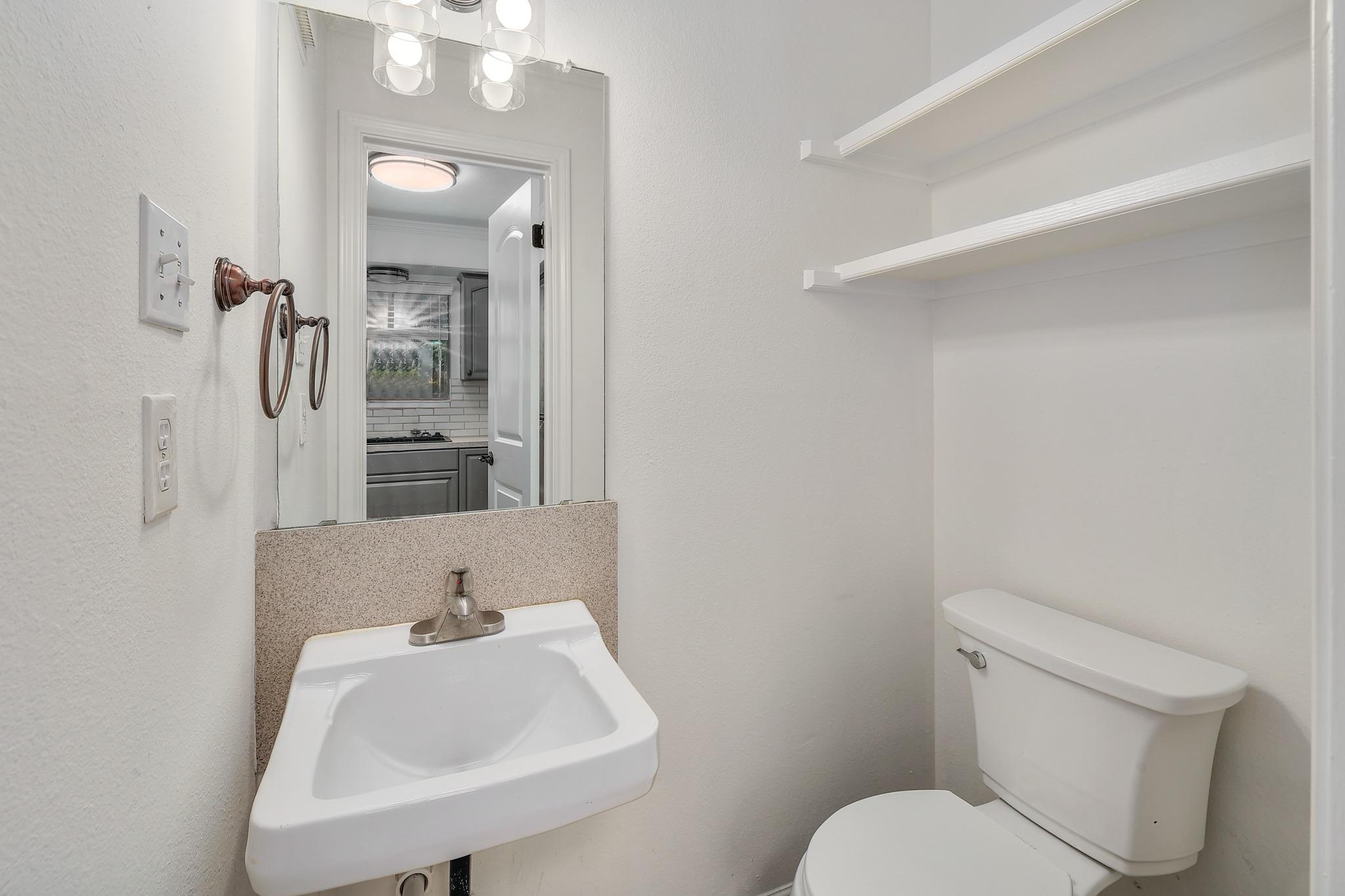 204 Northwest Dr # F, Round Rock, TX 78664