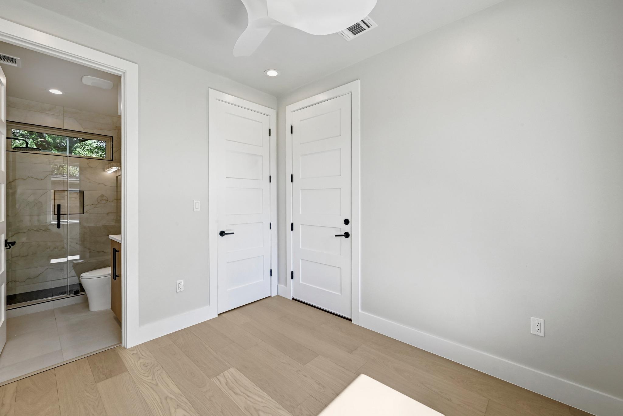 100 W Odell St # 1, Austin, TX 78752