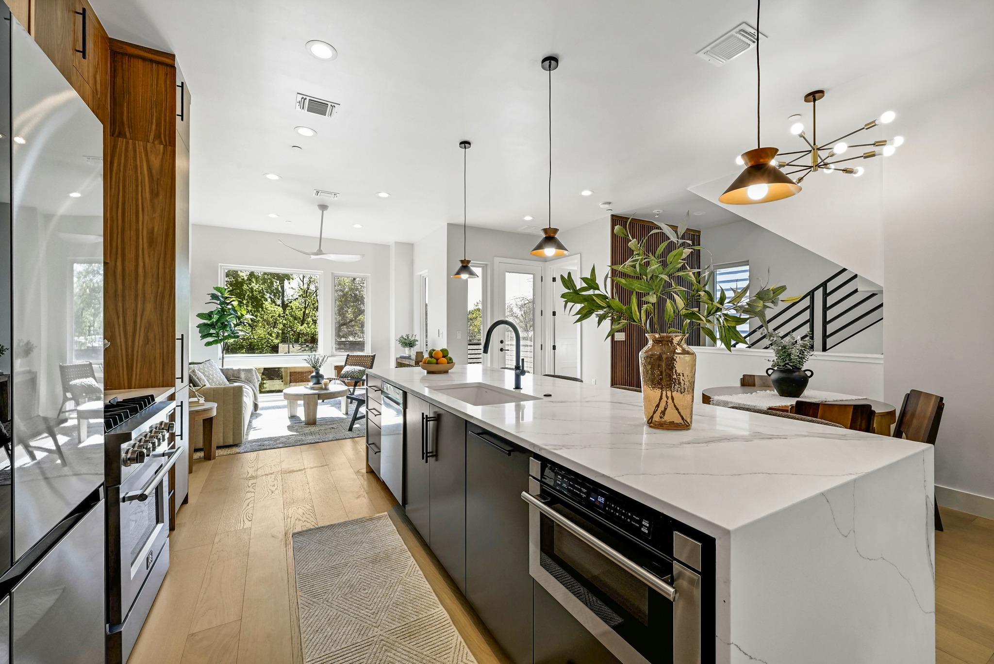 100 W Odell St # 1, Austin, TX 78752