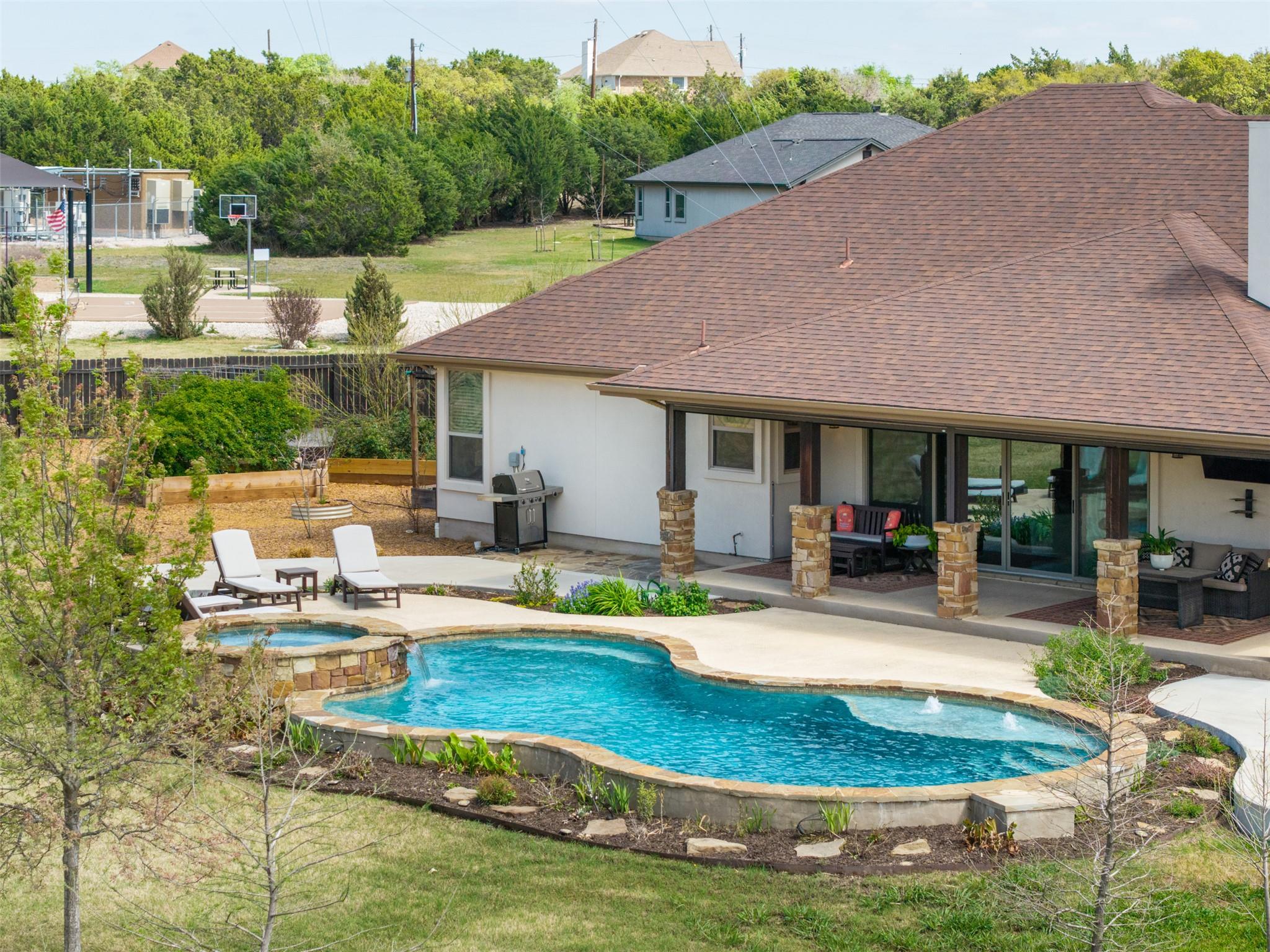 213 Angela Dr, Liberty Hill, TX 78642