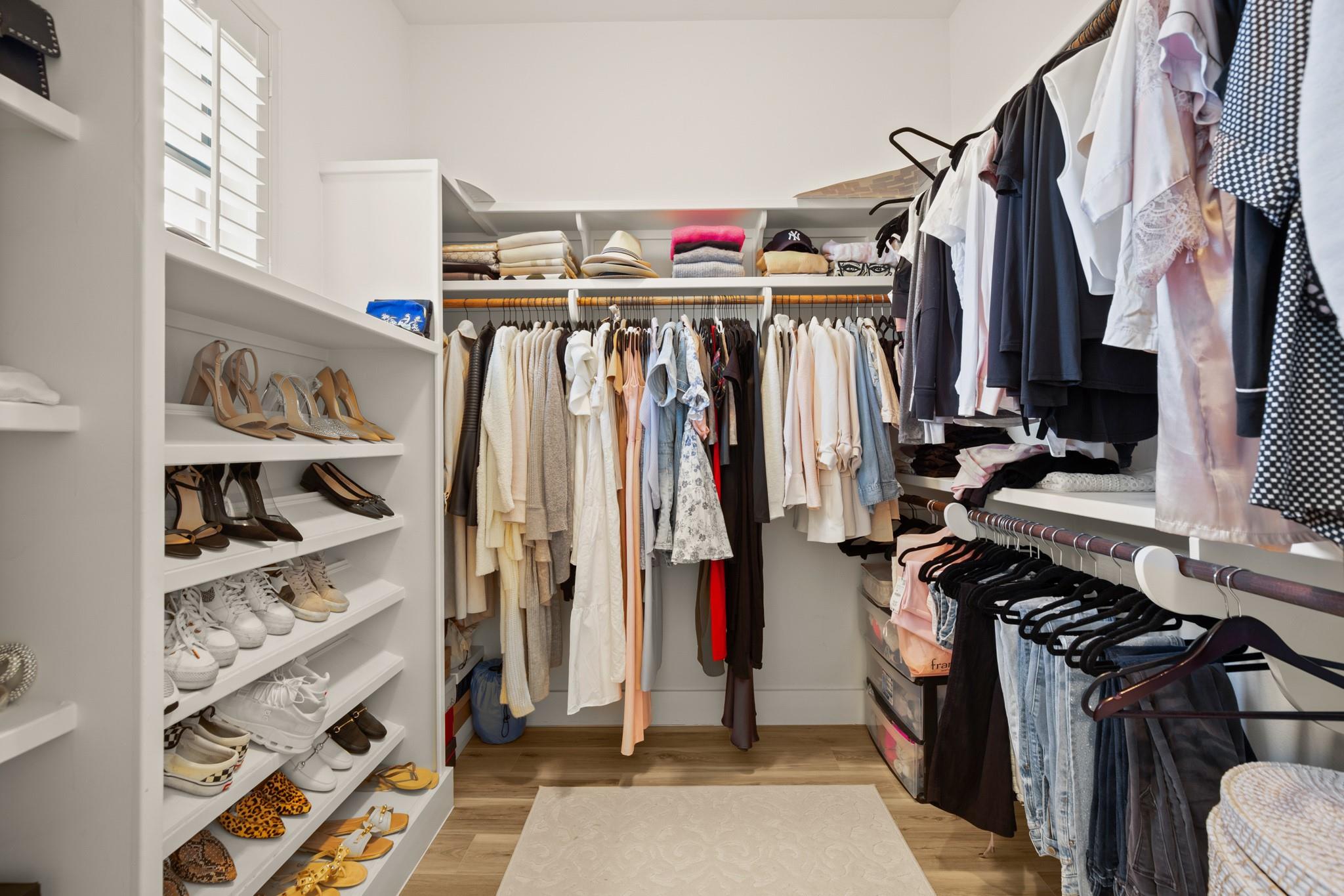 210 Neville Wood Ct Ct, Austin, TX 78738