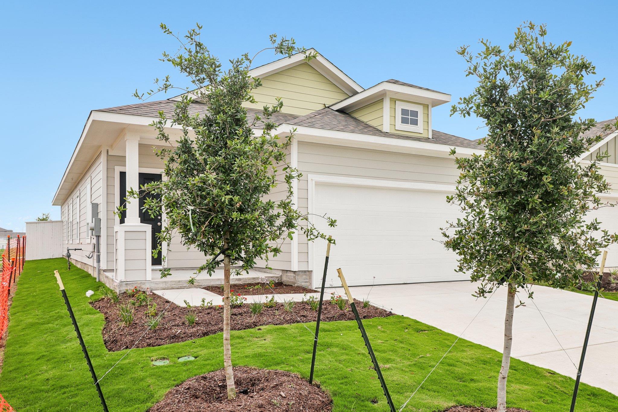 108 Bountiful Ln, Elgin, TX 78621