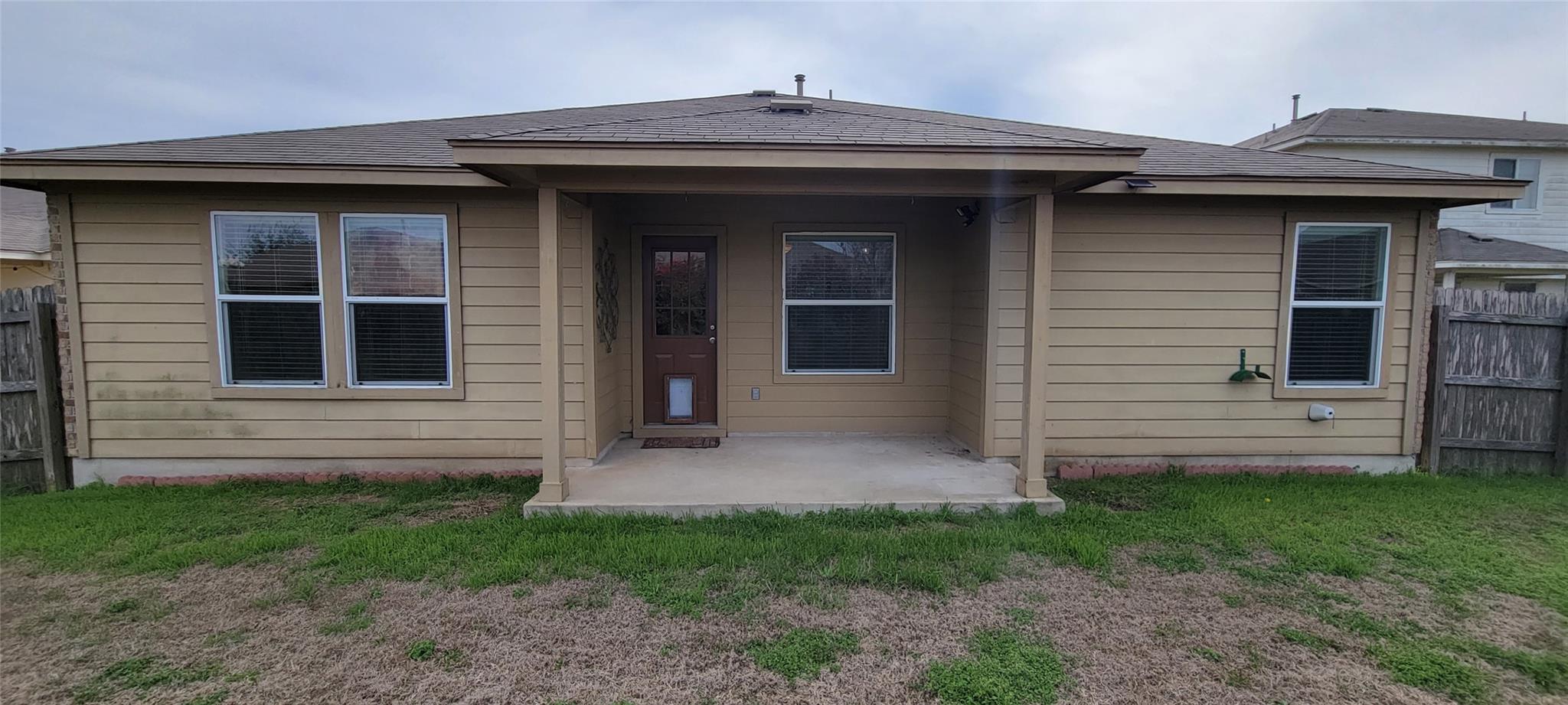 207 Wild Cat Dr, Bastrop, TX 78602