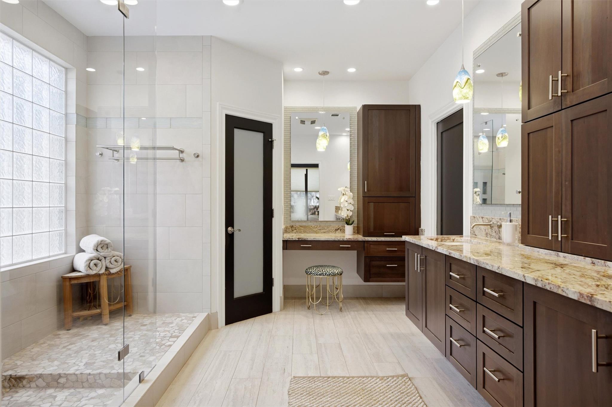 1600 W 39th 1/2 St, Austin, TX 78756