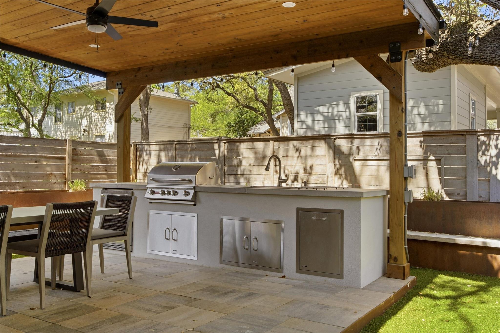 1600 W 39th 1/2 St, Austin, TX 78756