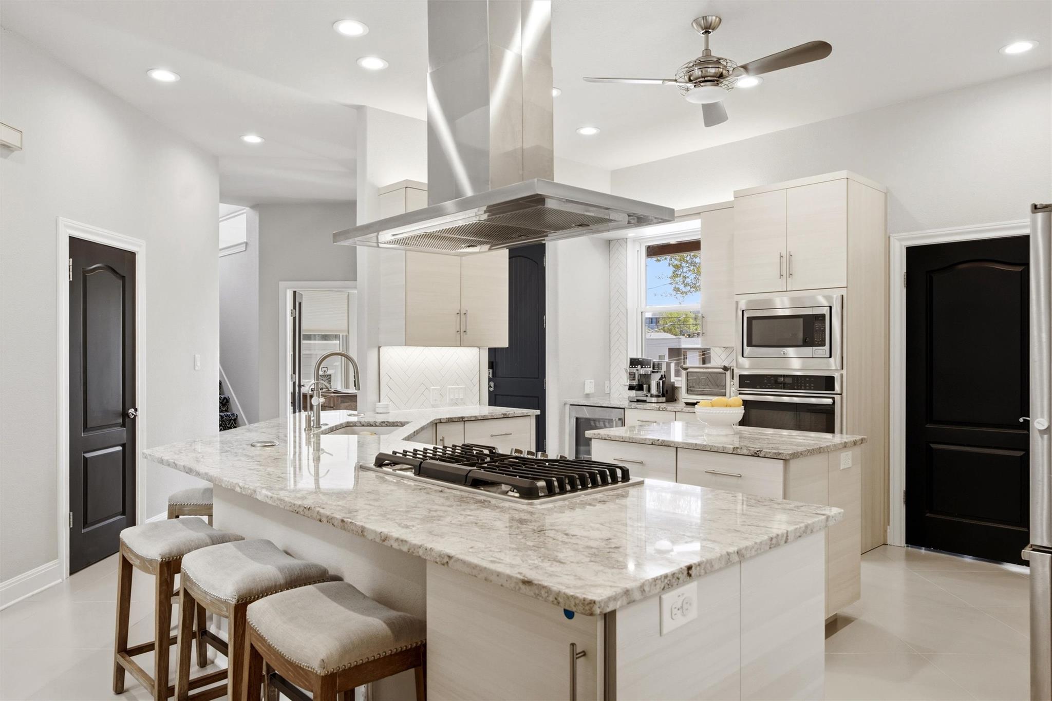 1600 W 39th 1/2 St, Austin, TX 78756