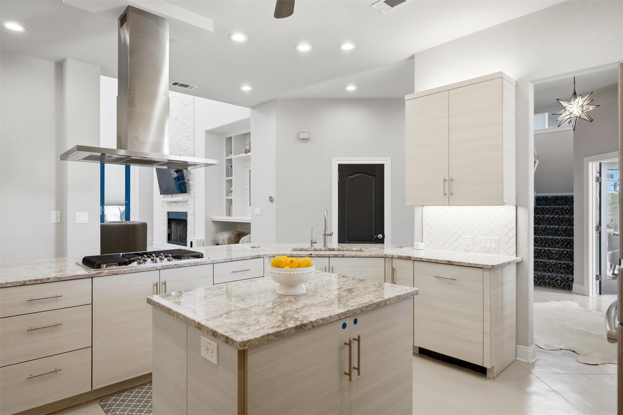 1600 W 39th 1/2 St, Austin, TX 78756