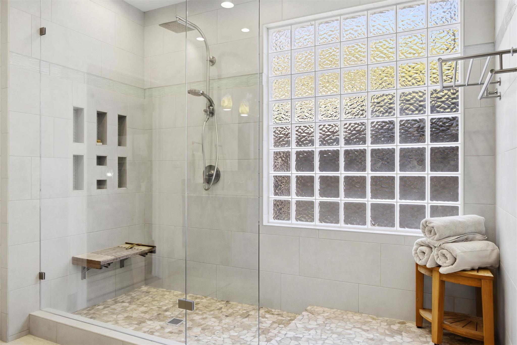 1600 W 39th 1/2 St, Austin, TX 78756