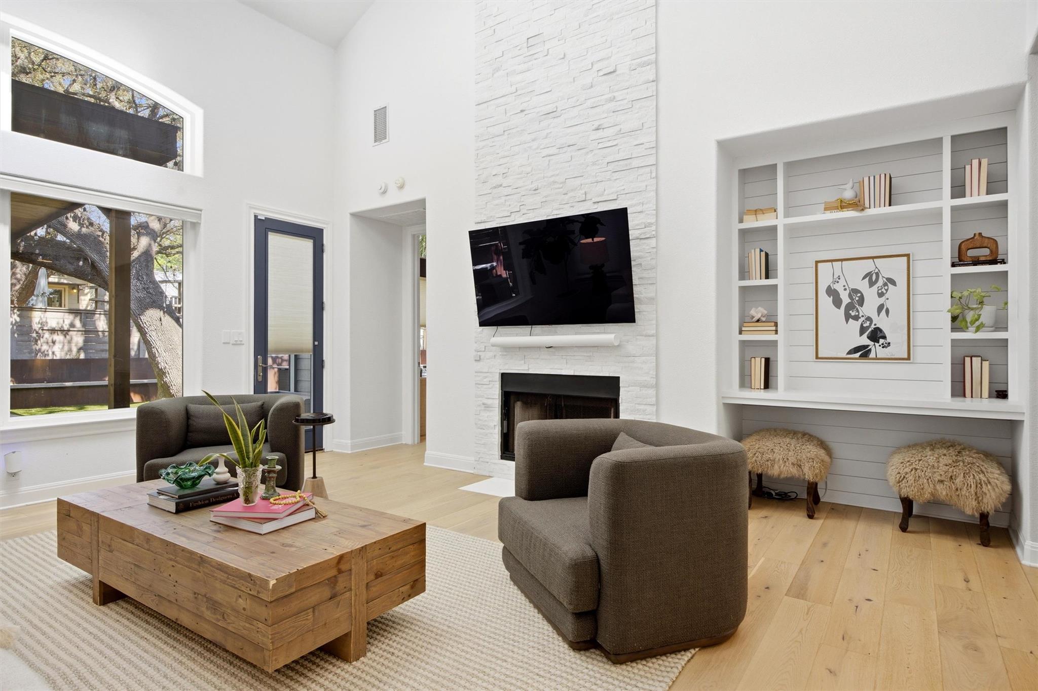 1600 W 39th 1/2 St, Austin, TX 78756