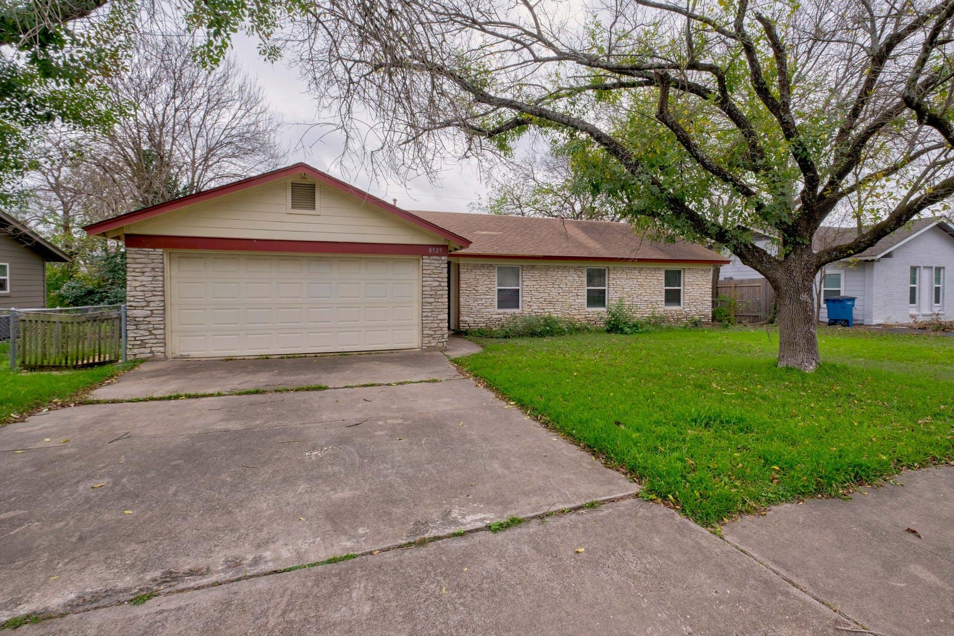 8525 Maine Dr, Austin, TX 78758