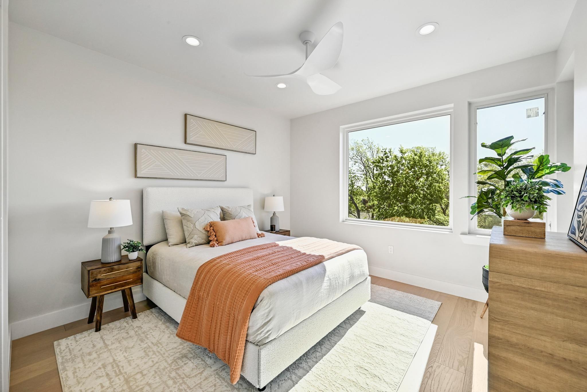 100 W Odell St # 3, Austin, TX 78752