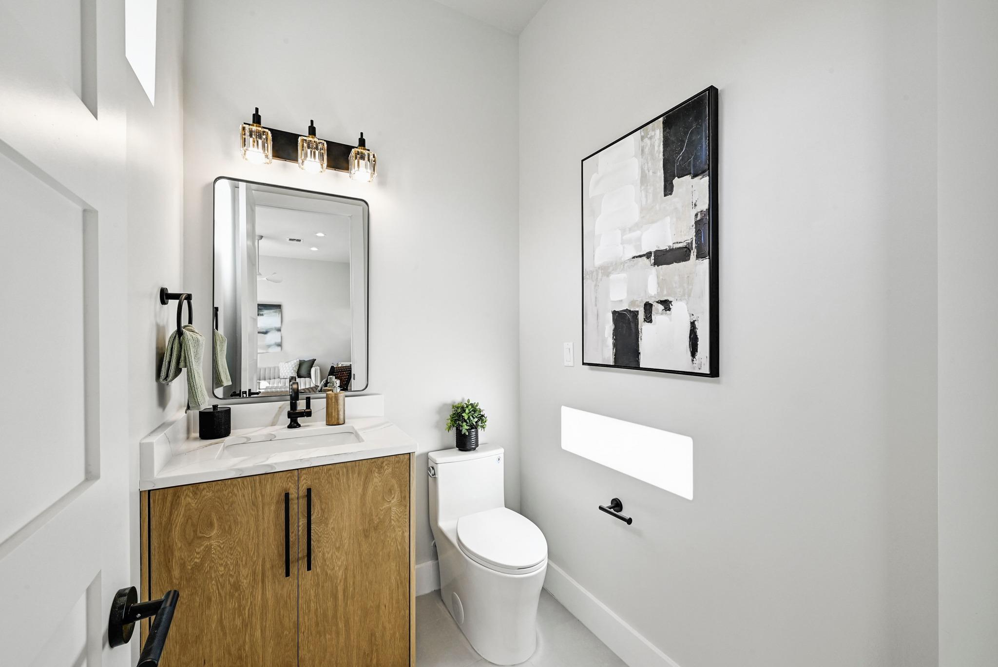 100 W Odell St # 3, Austin, TX 78752