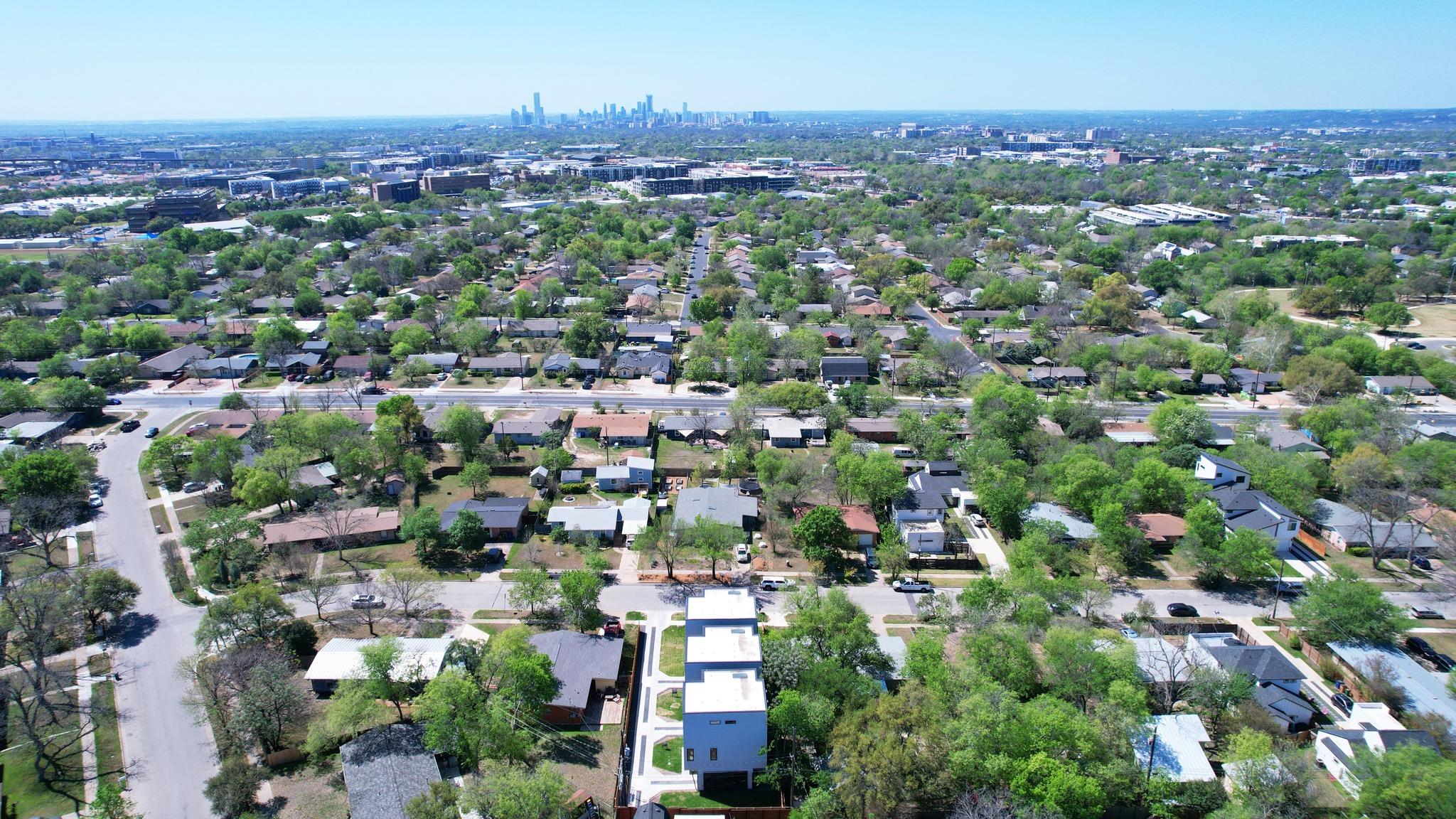 100 W Odell St # 3, Austin, TX 78752