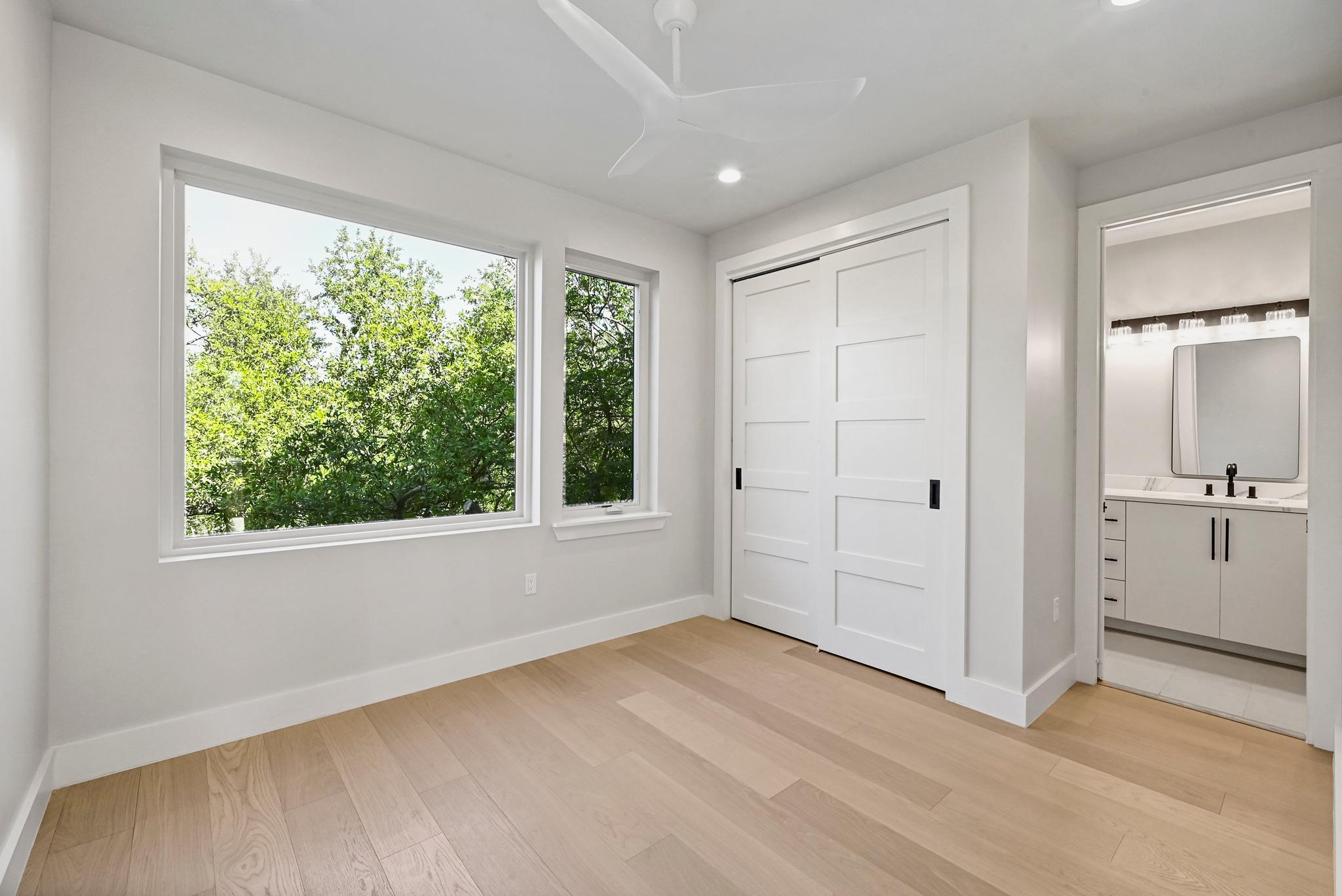 100 W Odell St # 3, Austin, TX 78752