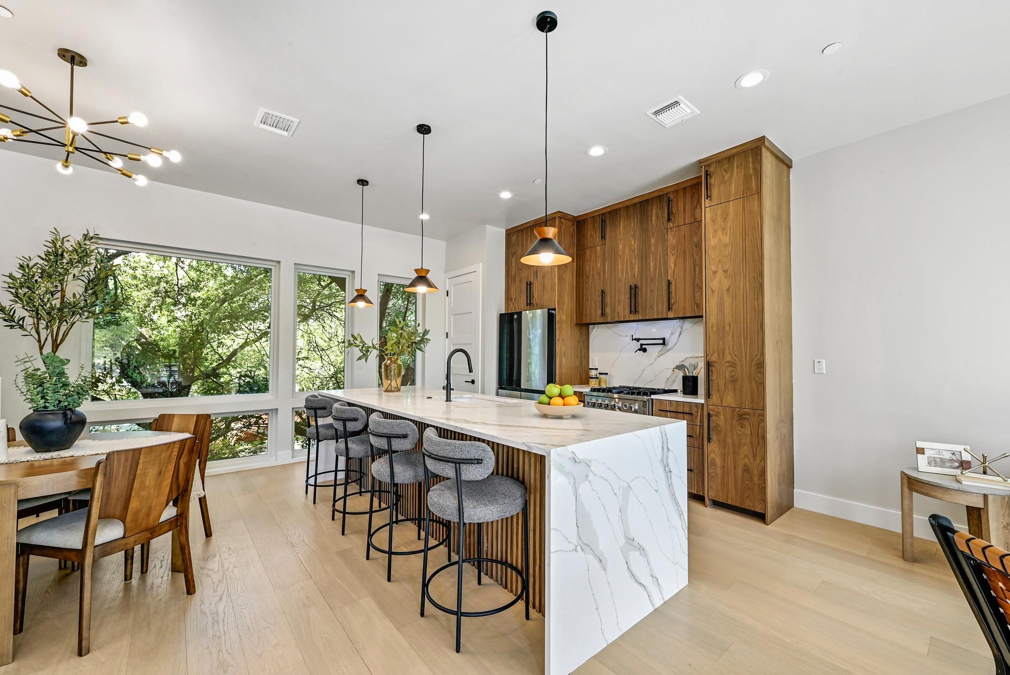 100 W Odell St # 3, Austin, TX 78752