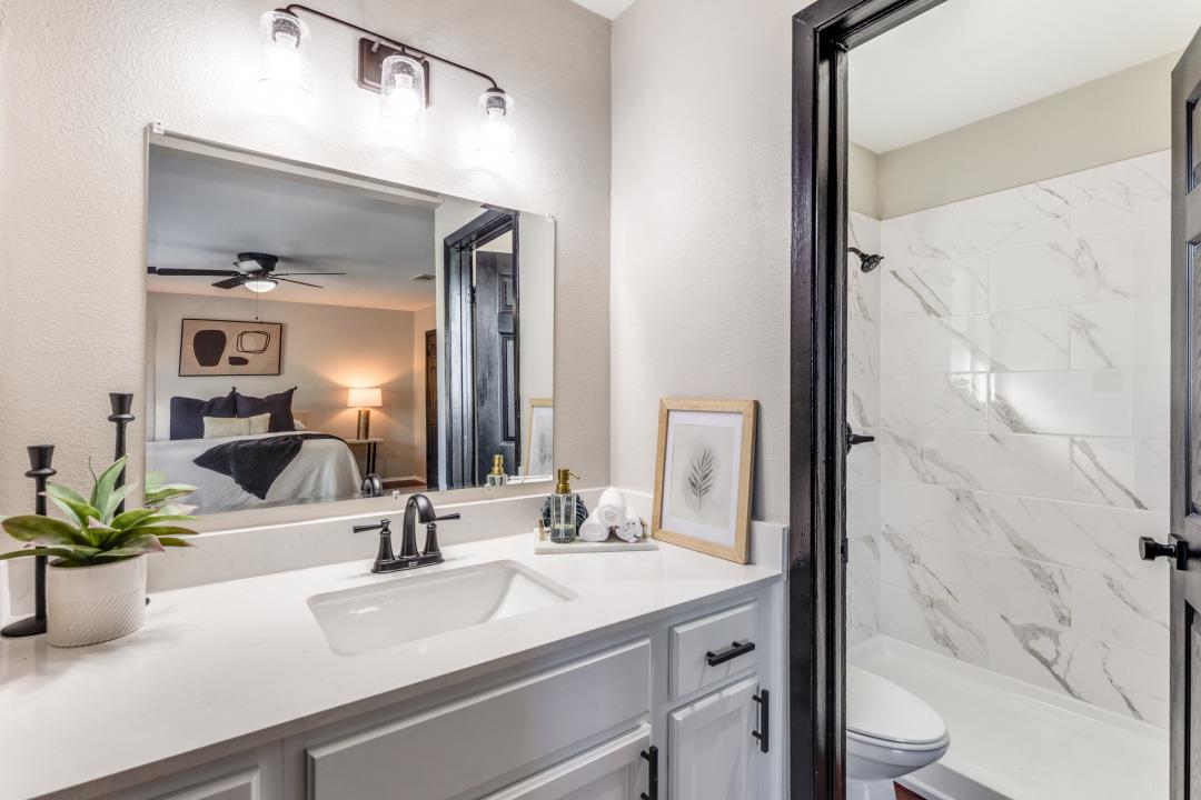 12901 Lamplight Village Ave, Austin, TX 78727