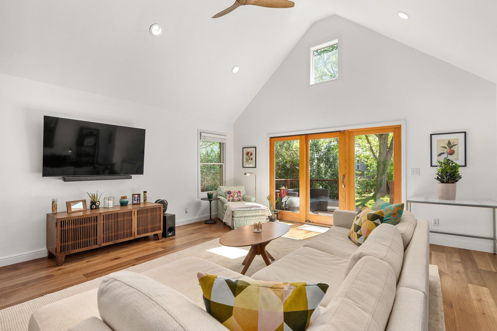 6103 Bull Creek Rd, Austin, TX 78757