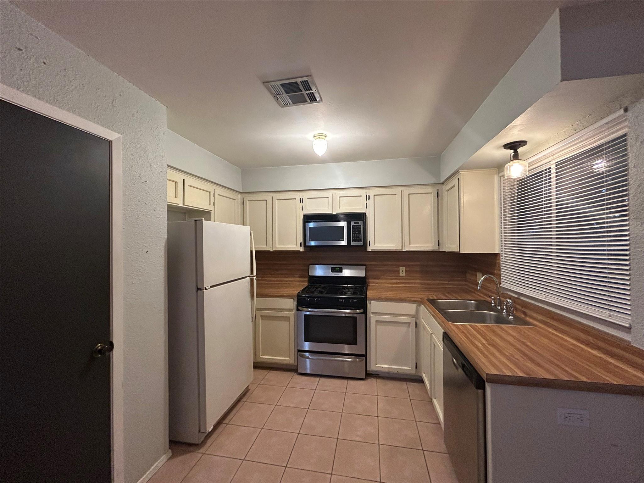 7316 Lake Charles Dr, Austin, TX 78744