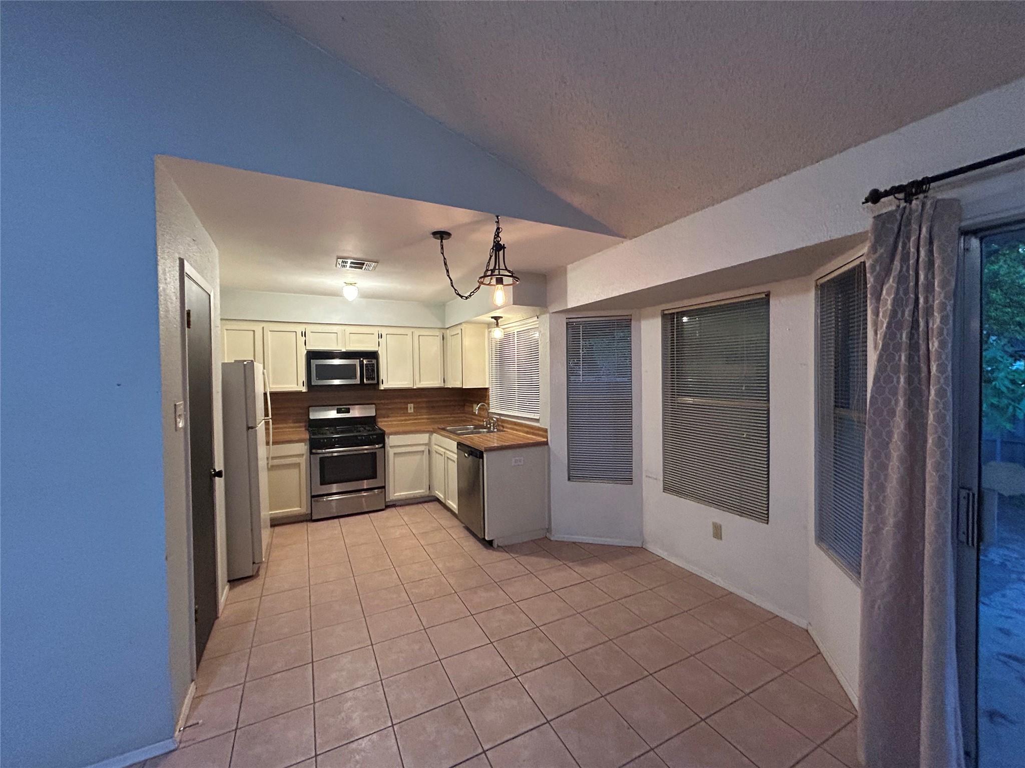 7316 Lake Charles Dr, Austin, TX 78744