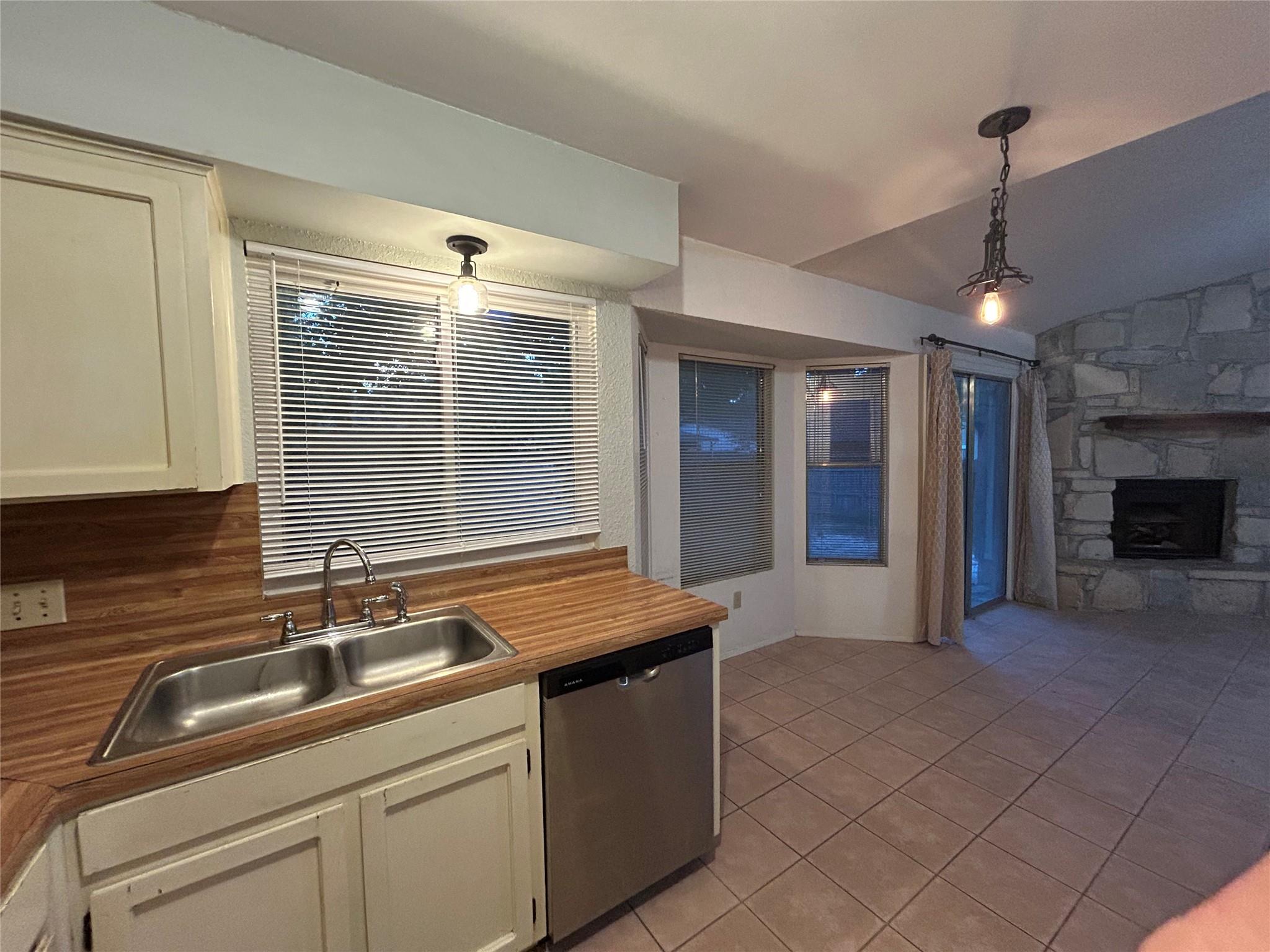 7316 Lake Charles Dr, Austin, TX 78744