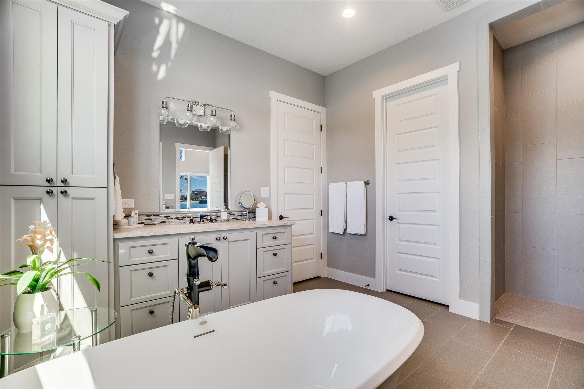 701 Woodland HIlls, Granite Shoals, TX 78654