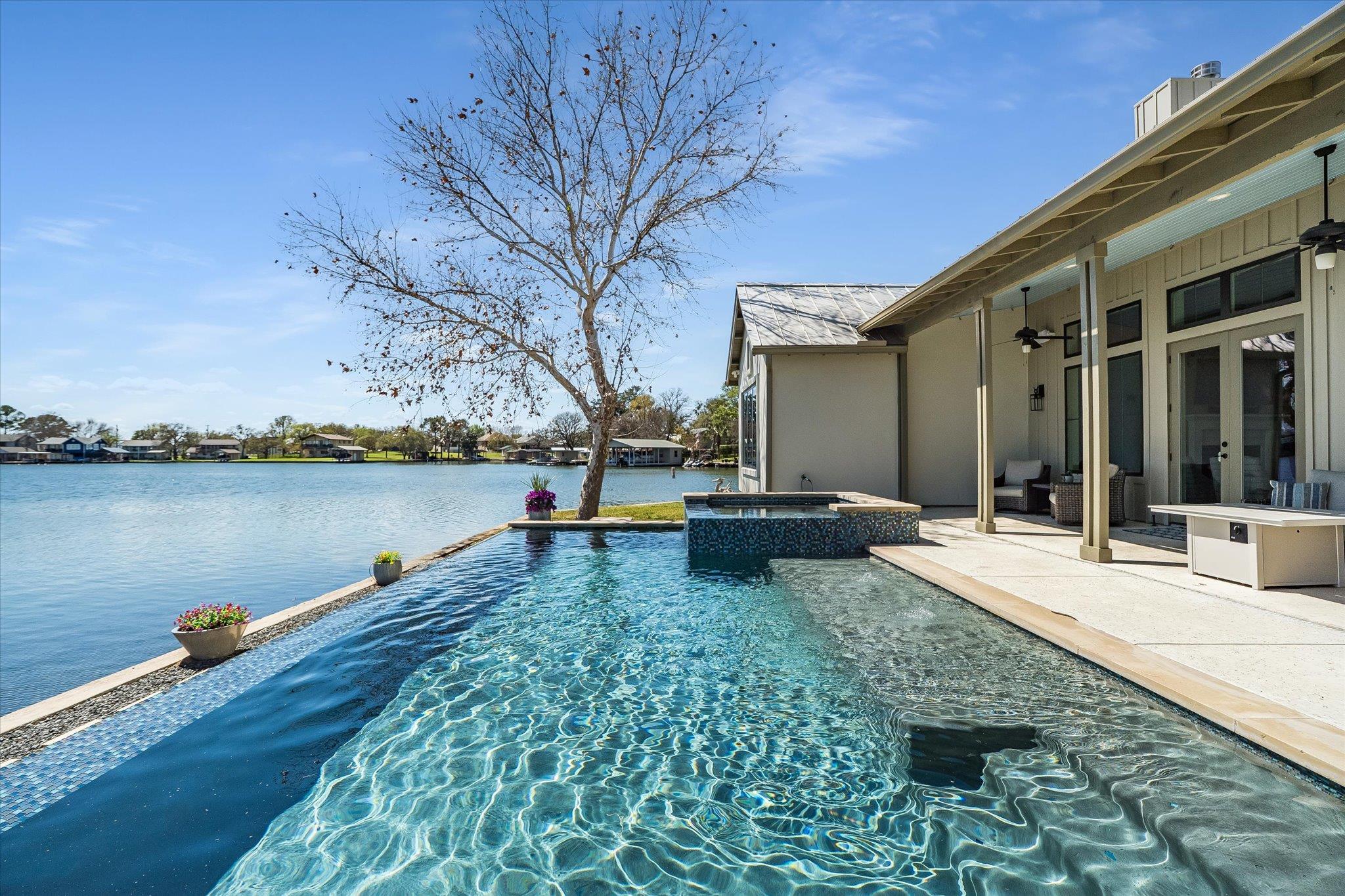 701 Woodland HIlls, Granite Shoals, TX 78654