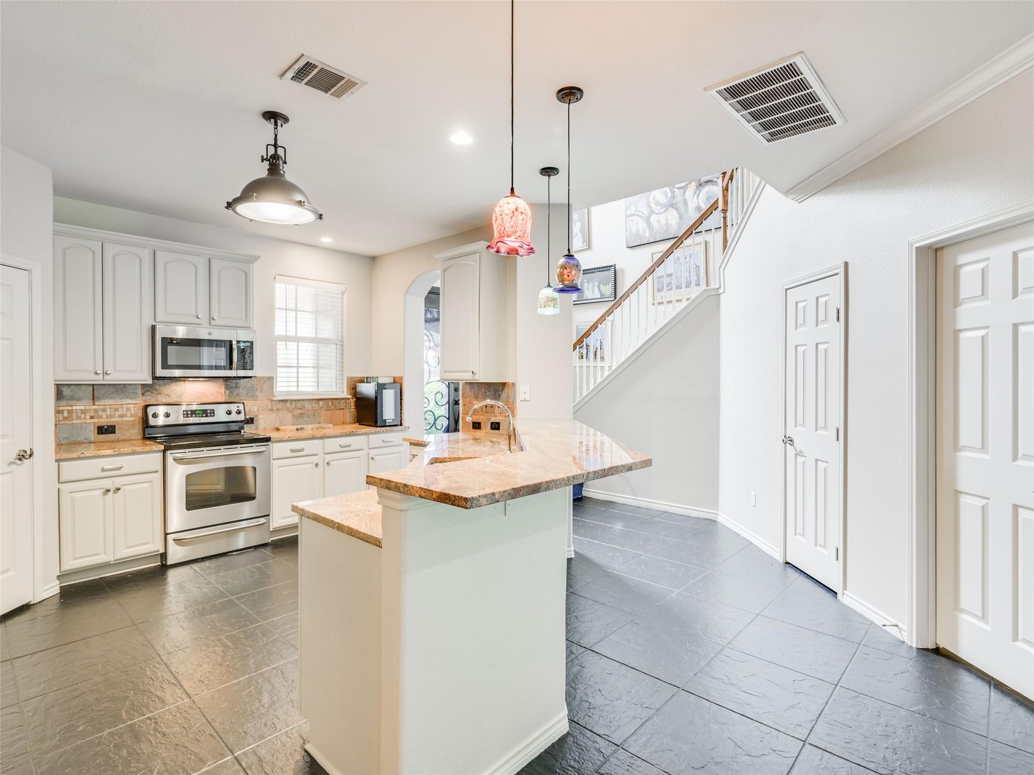 539 Colovista Pkwy # B101, Bastrop, TX 78602