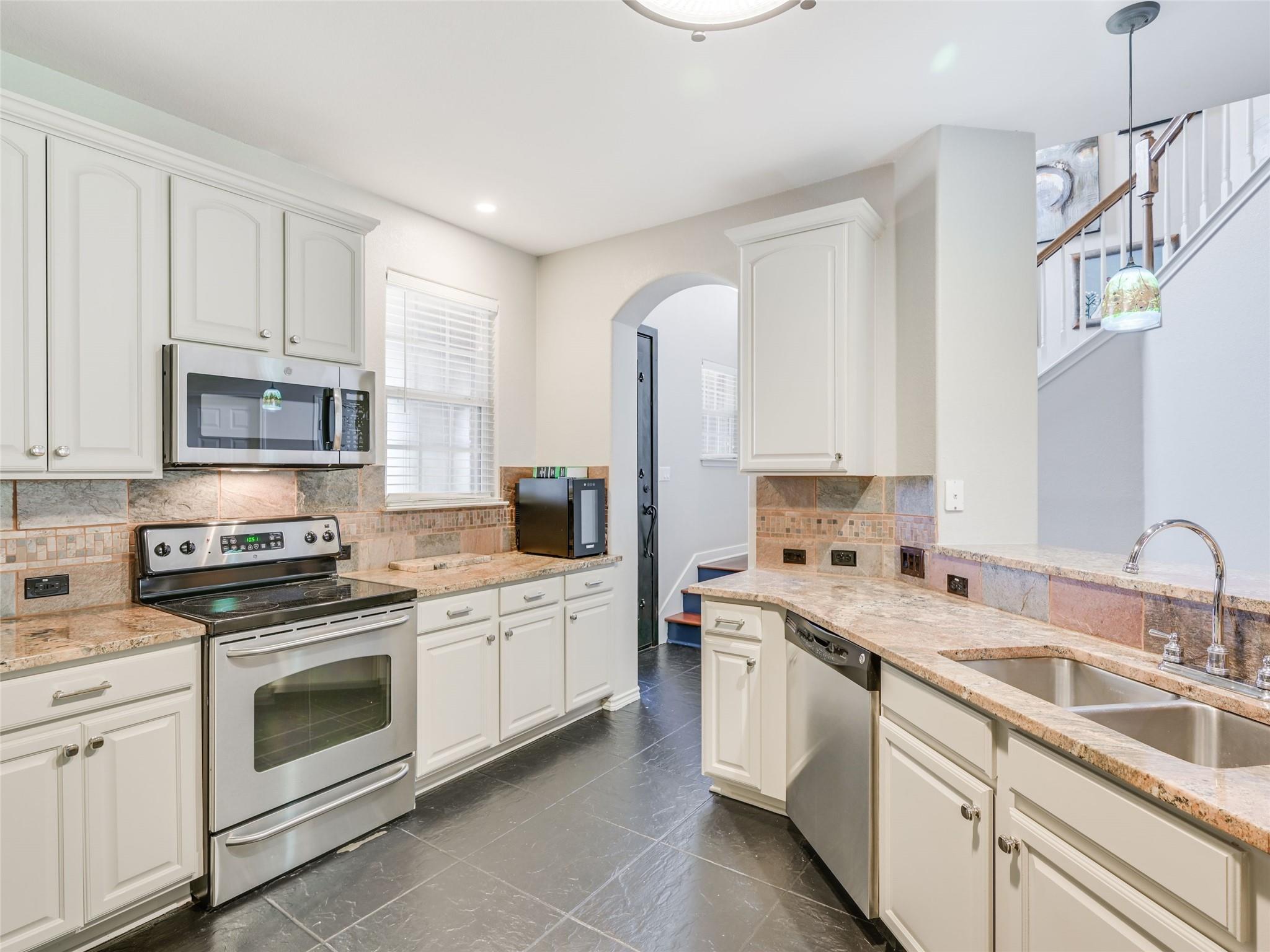 539 Colovista Pkwy # B101, Bastrop, TX 78602