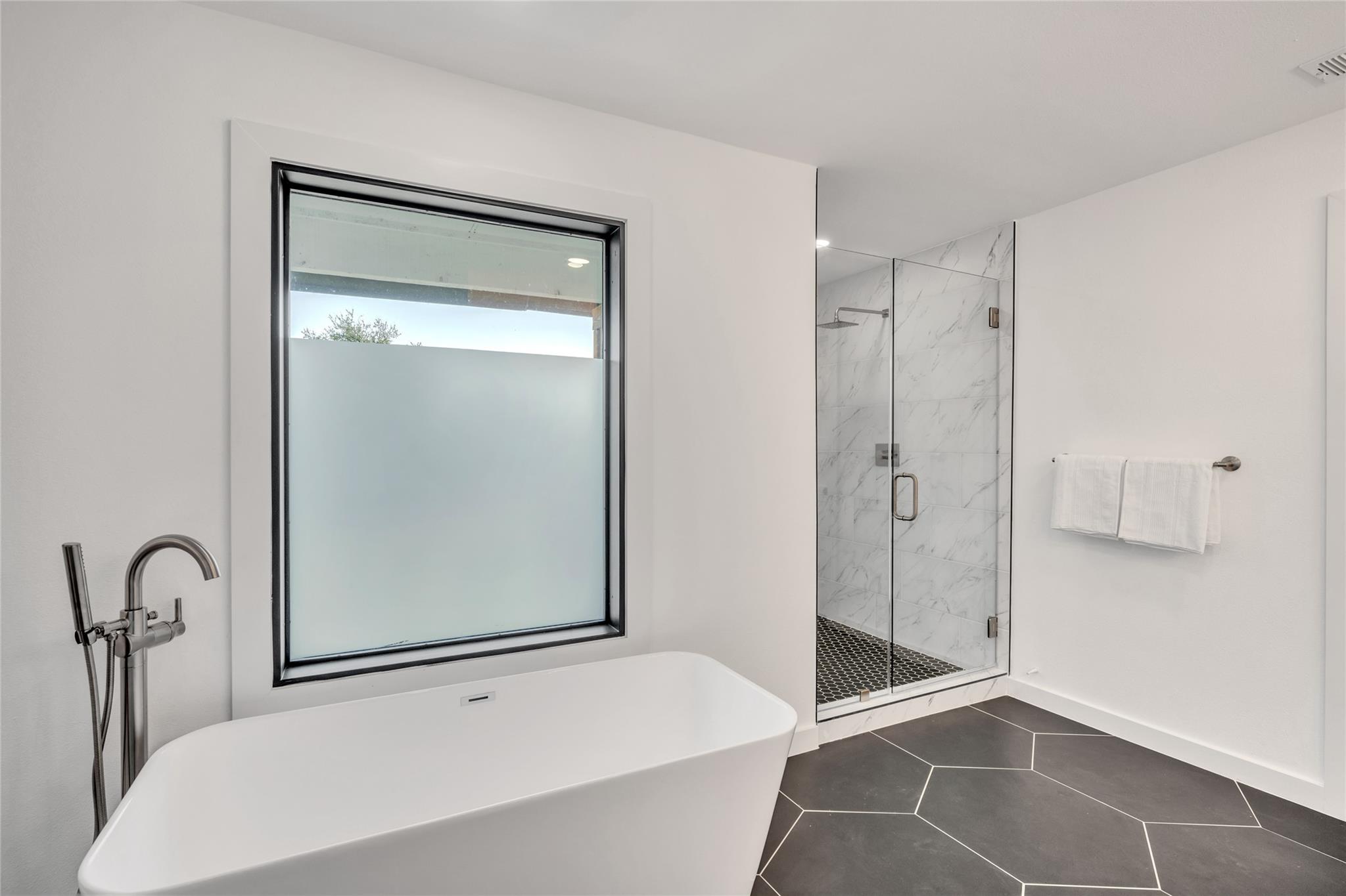 2100 Apricot Glen Dr, Austin, TX 78746