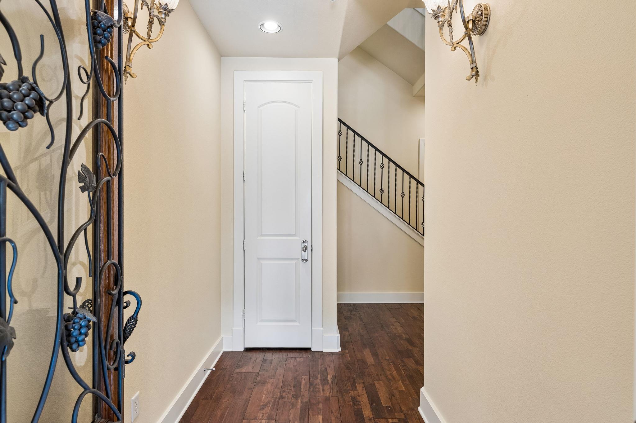 1529 Barton Springs Rd # 9, Austin, TX 78704