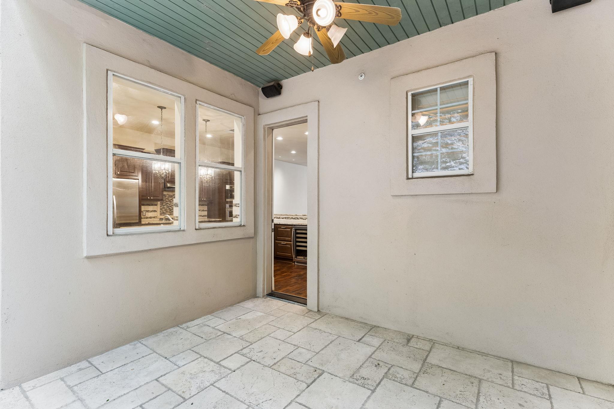 1529 Barton Springs Rd # 9, Austin, TX 78704