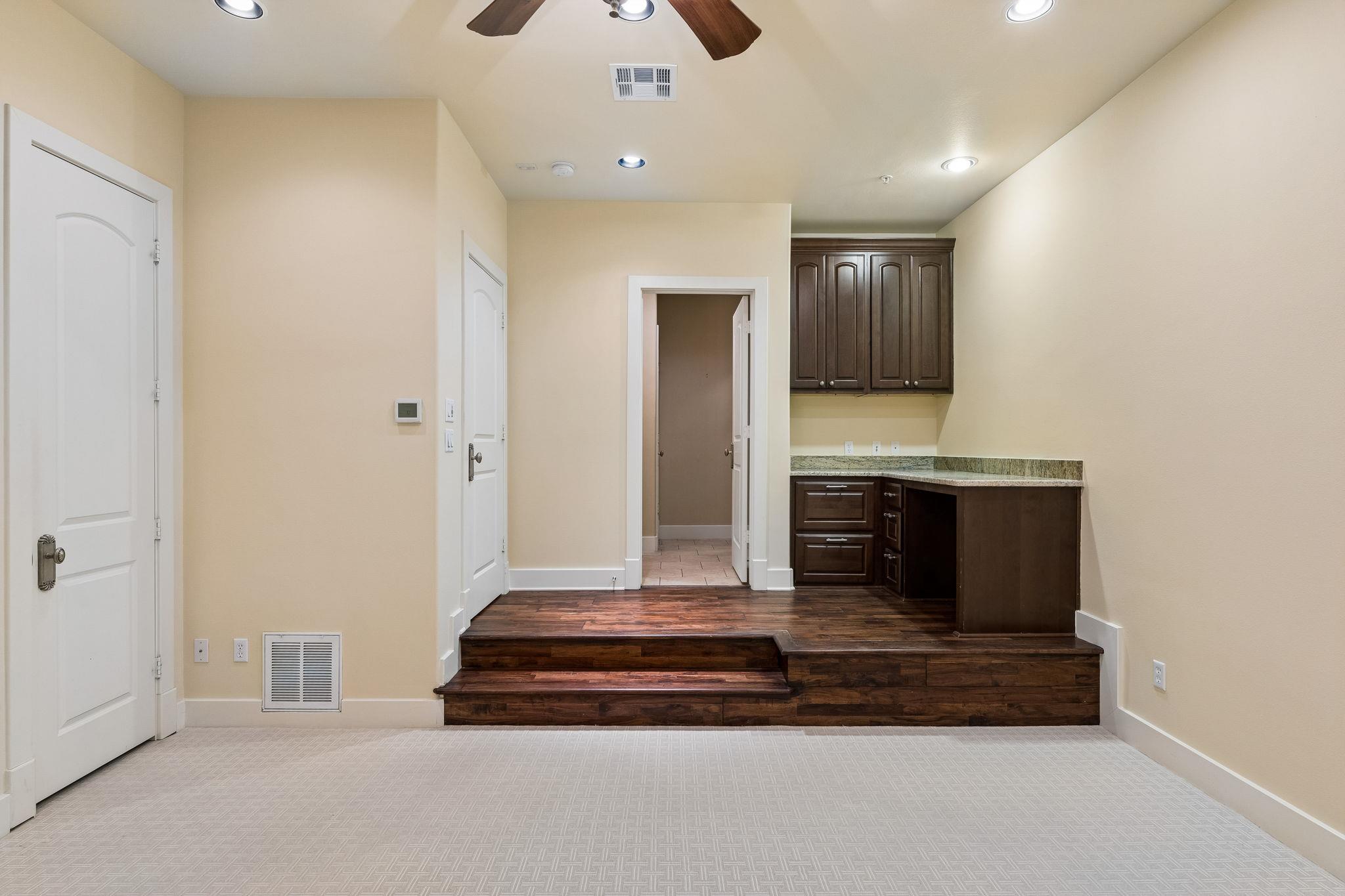 1529 Barton Springs Rd # 9, Austin, TX 78704