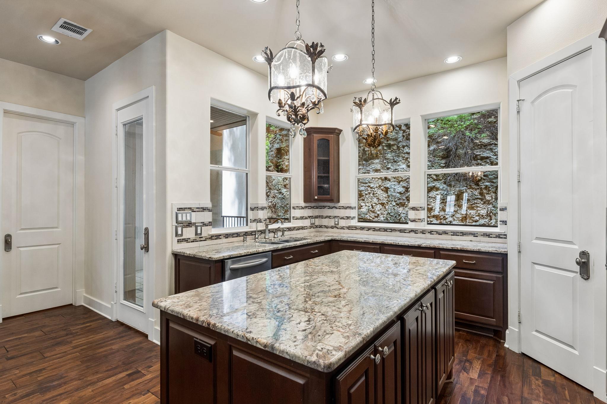 1529 Barton Springs Rd # 9, Austin, TX 78704