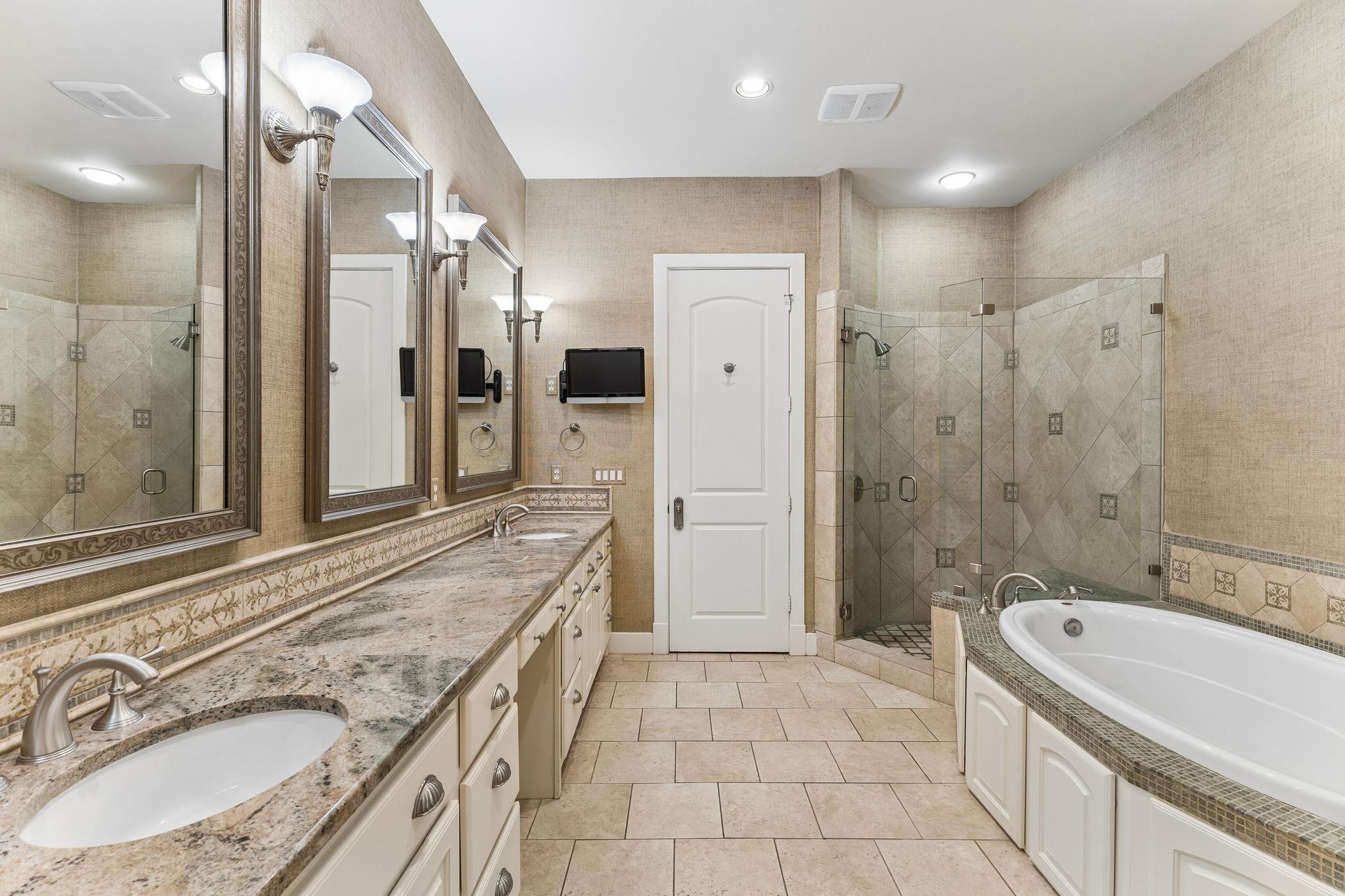 1529 Barton Springs Rd # 9, Austin, TX 78704