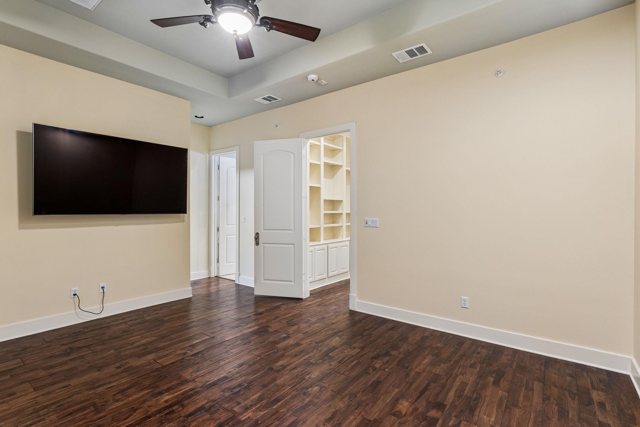 1529 Barton Springs Rd # 9, Austin, TX 78704