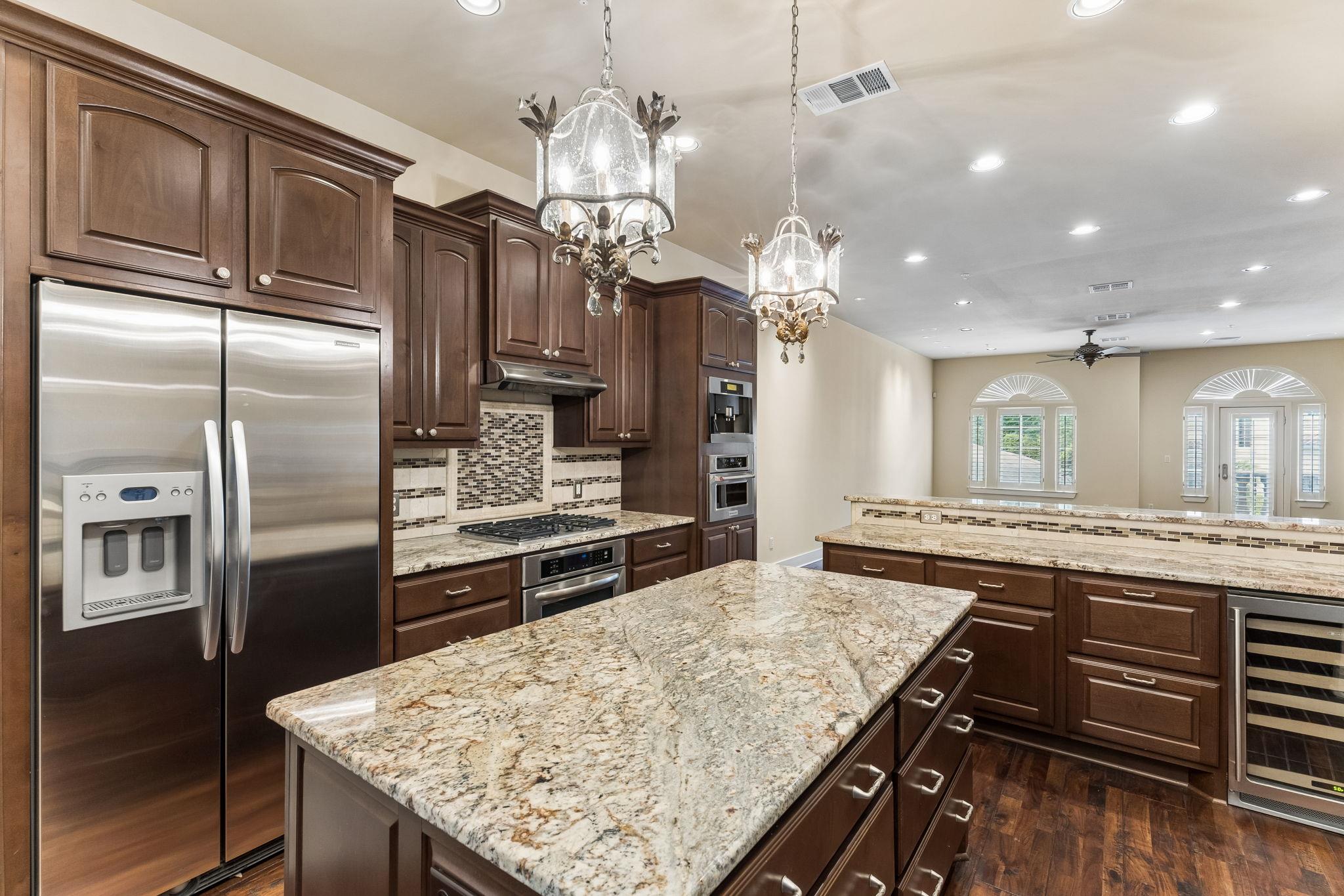 1529 Barton Springs Rd # 9, Austin, TX 78704