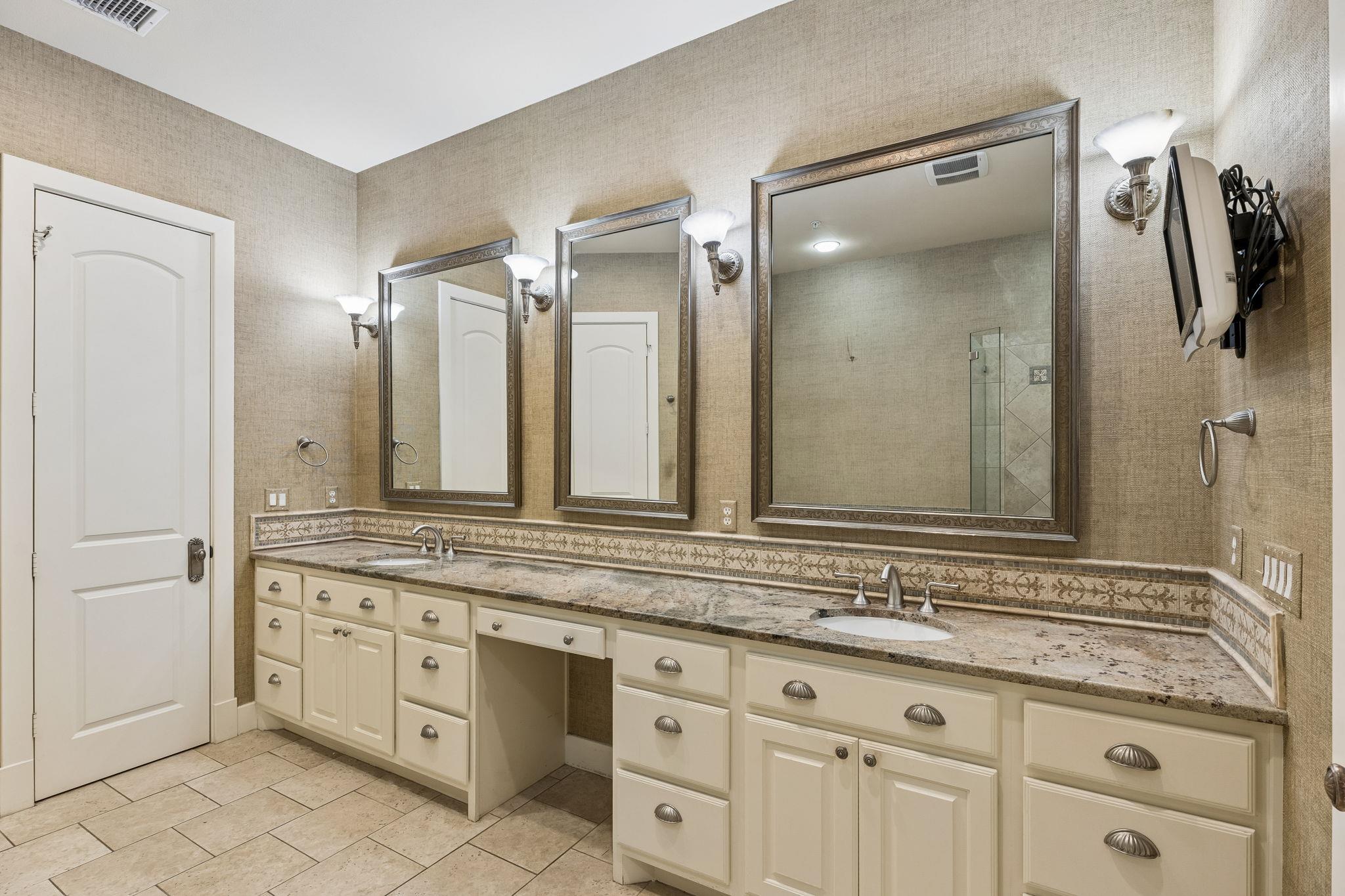 1529 Barton Springs Rd # 9, Austin, TX 78704