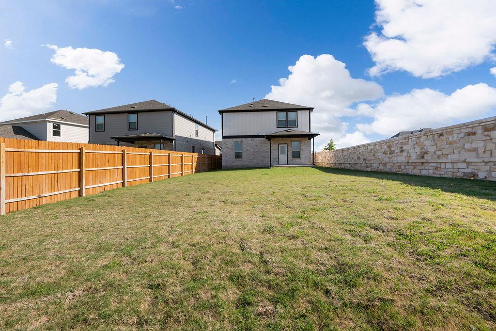 140 Darlington Ct, Liberty Hill, TX 78642