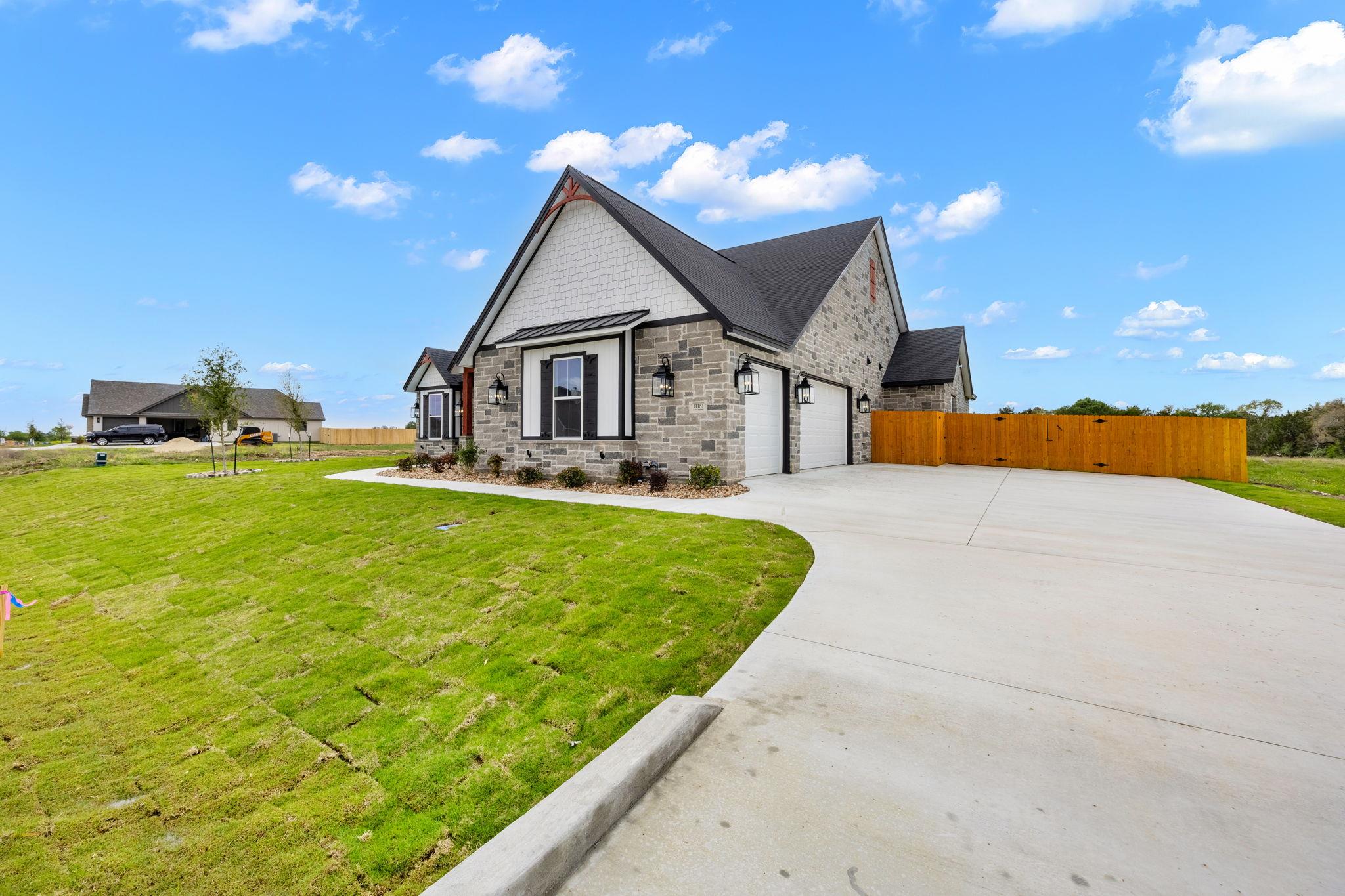 11151 Golden Eagle Ave, Salado, TX 76571