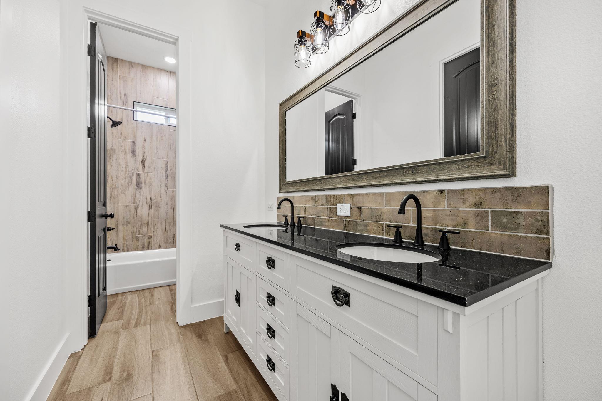 11151 Golden Eagle Ave, Salado, TX 76571