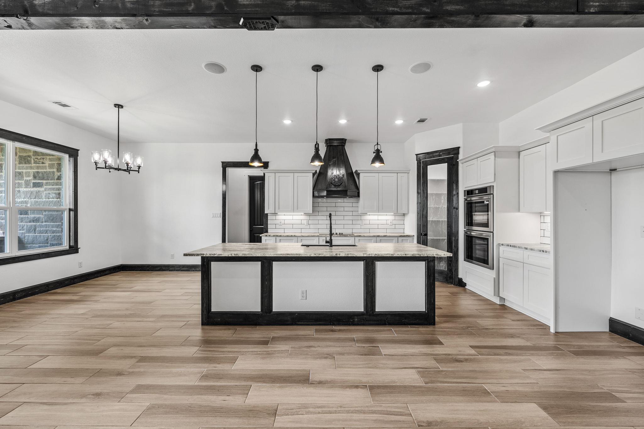 11151 Golden Eagle Ave, Salado, TX 76571