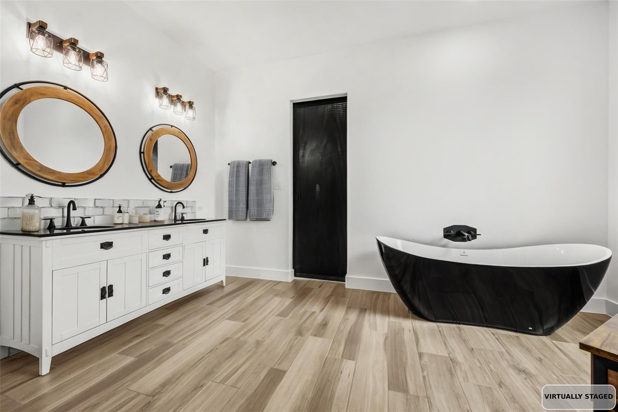 11151 Golden Eagle Ave, Salado, TX 76571