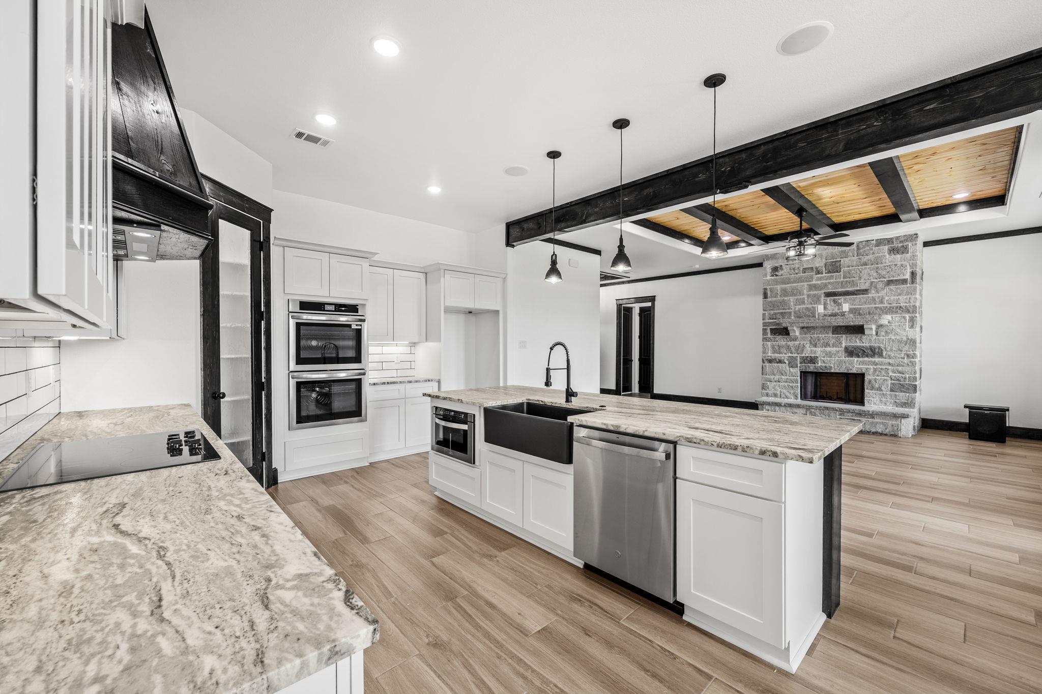 11151 Golden Eagle Ave, Salado, TX 76571