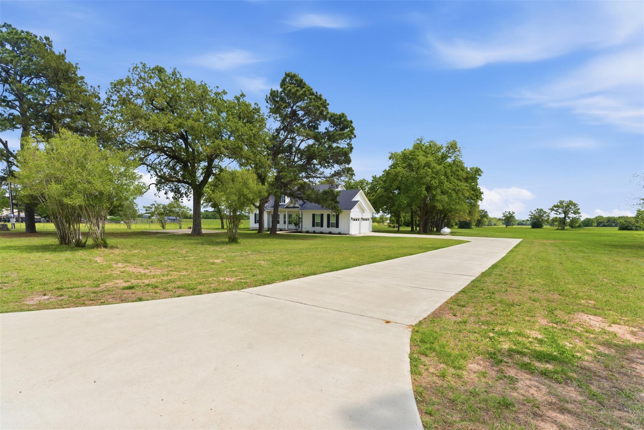 1145 W County Road 415, Lexington, TX 78947