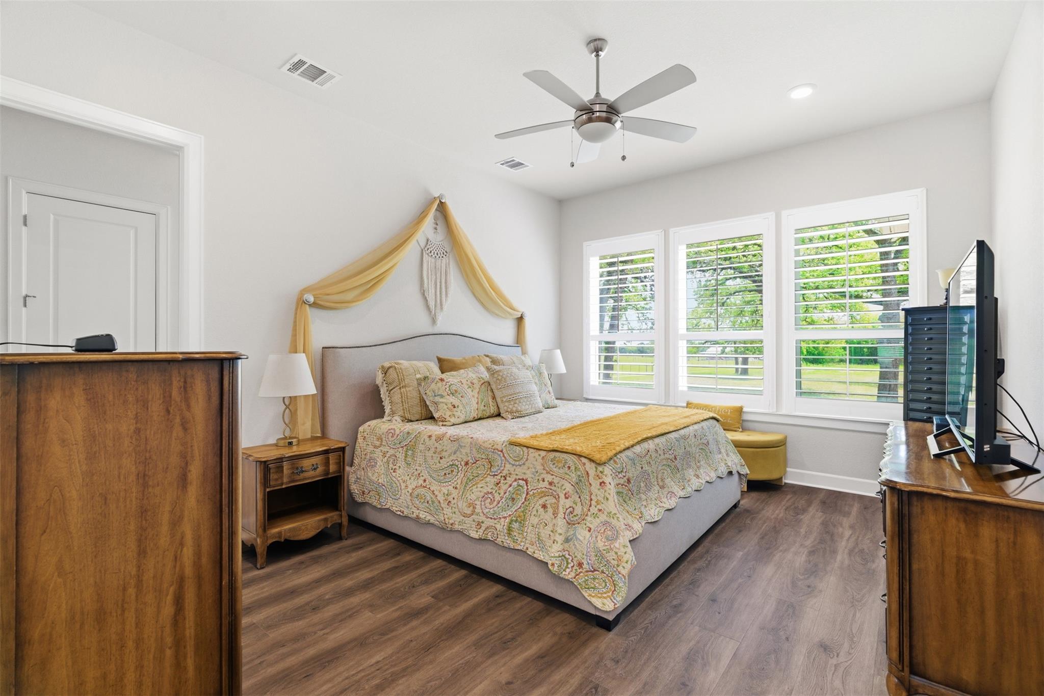 1145 W County Road 415, Lexington, TX 78947