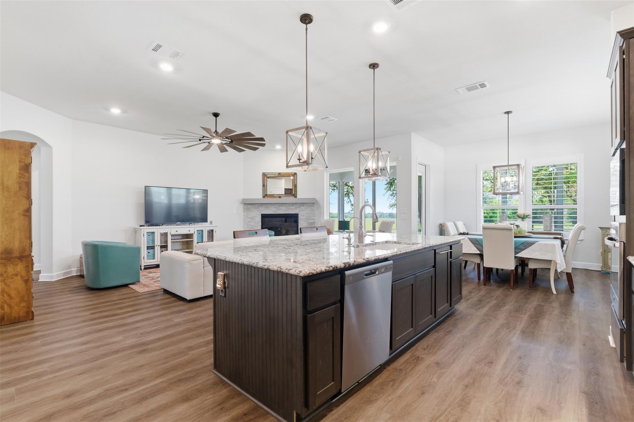 1145 W County Road 415, Lexington, TX 78947