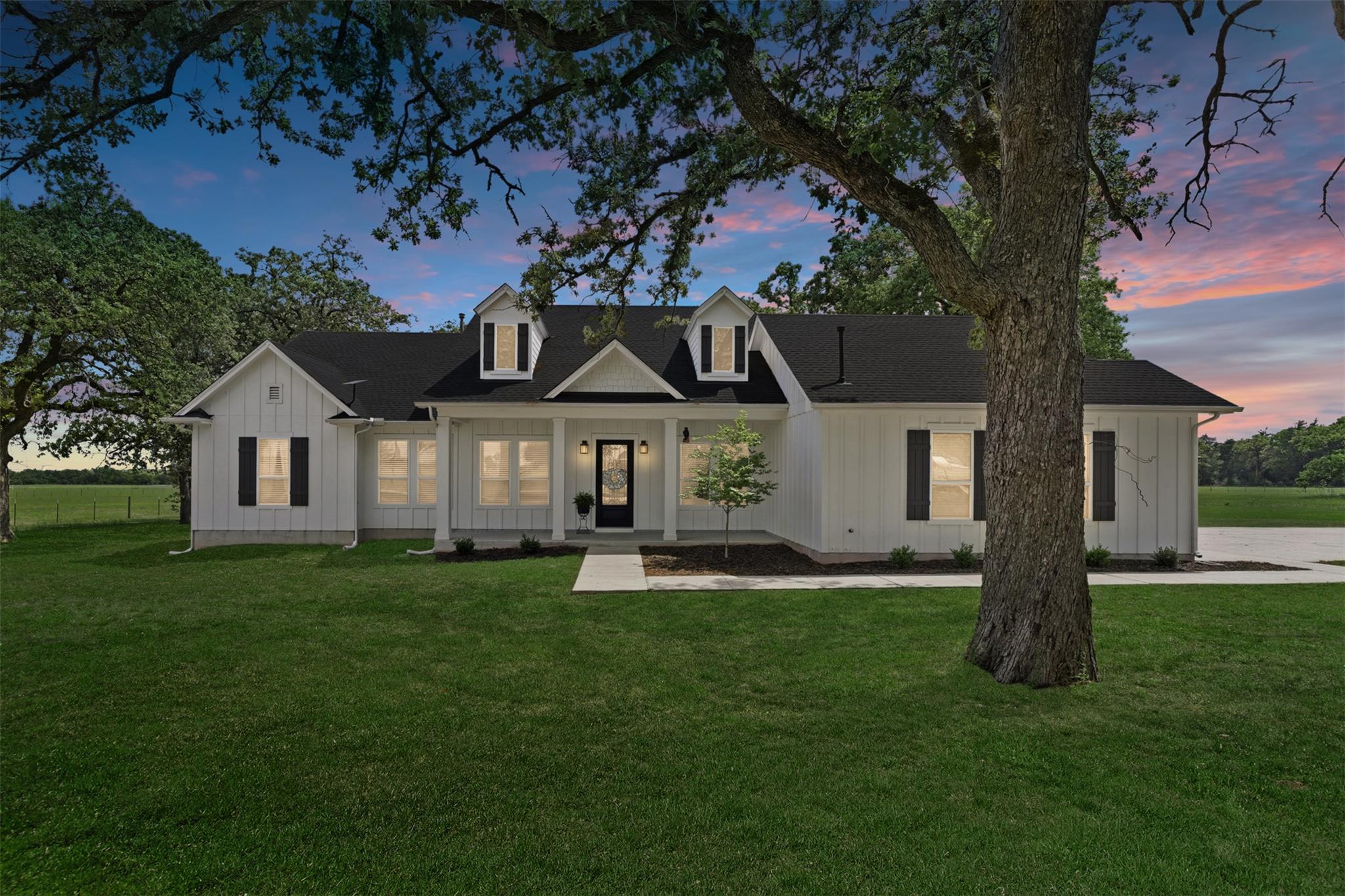 1145 W County Road 415, Lexington, TX 78947