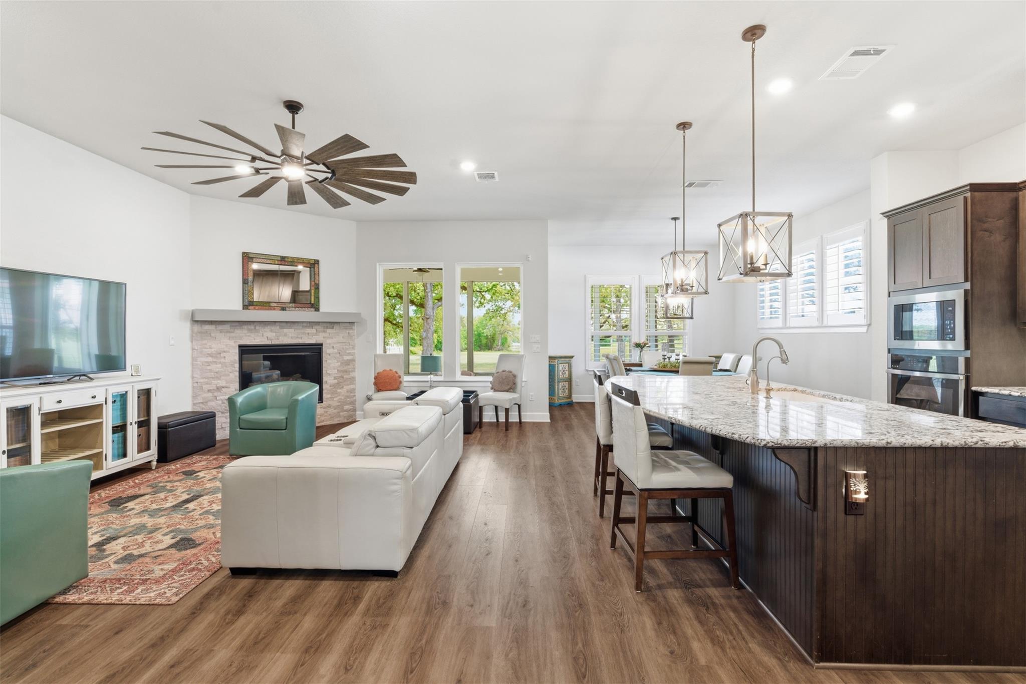 1145 W County Road 415, Lexington, TX 78947