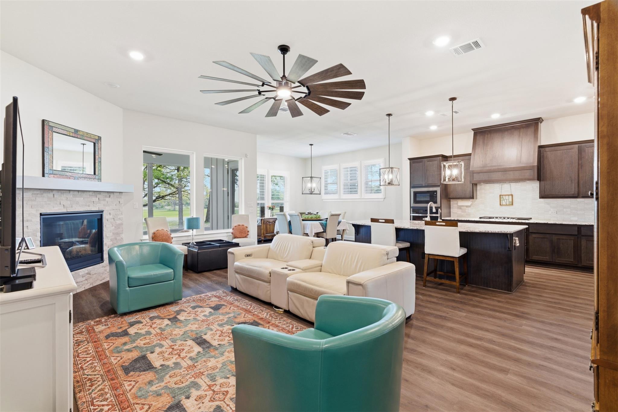 1145 W County Road 415, Lexington, TX 78947