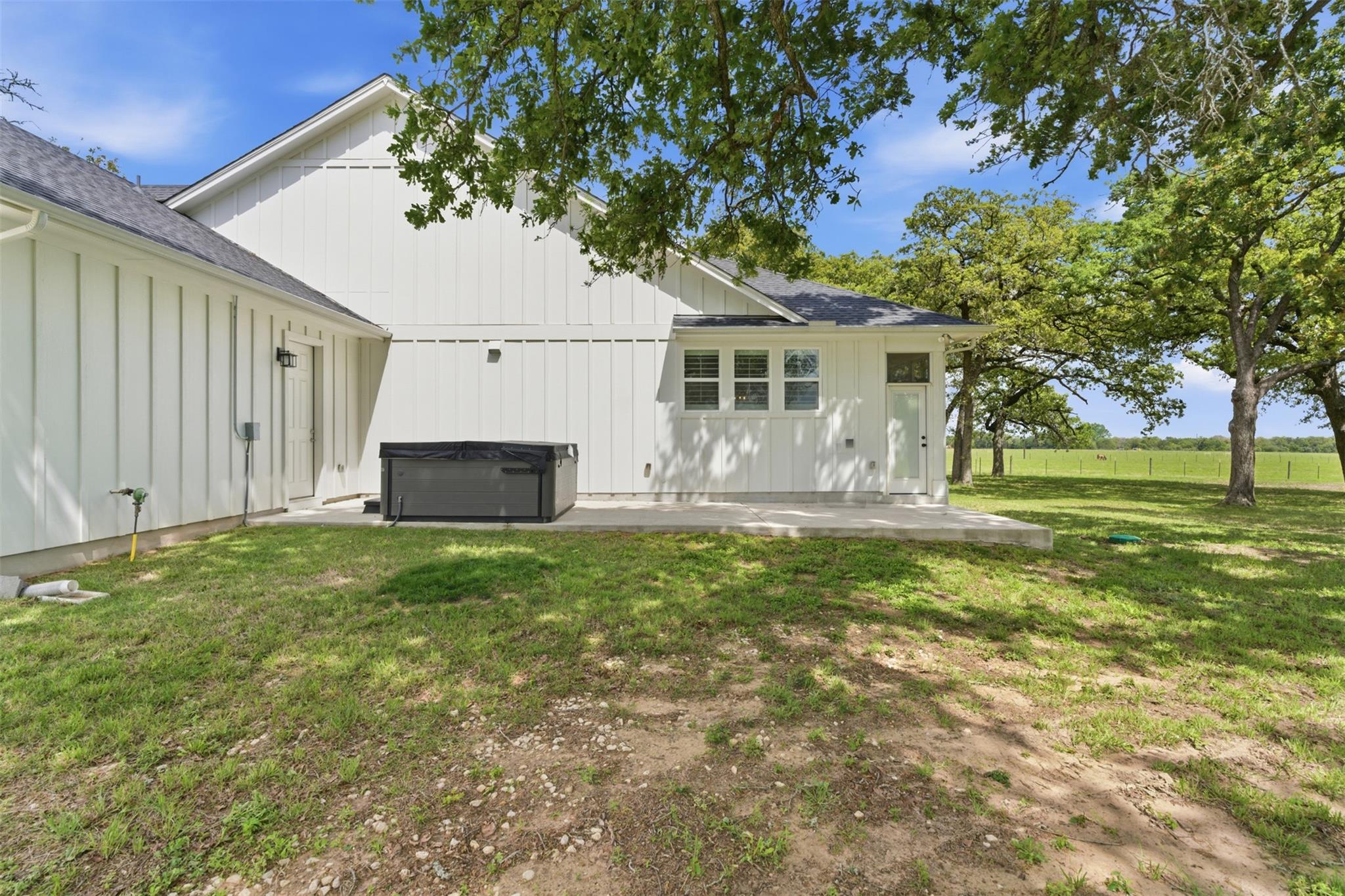 1145 W County Road 415, Lexington, TX 78947